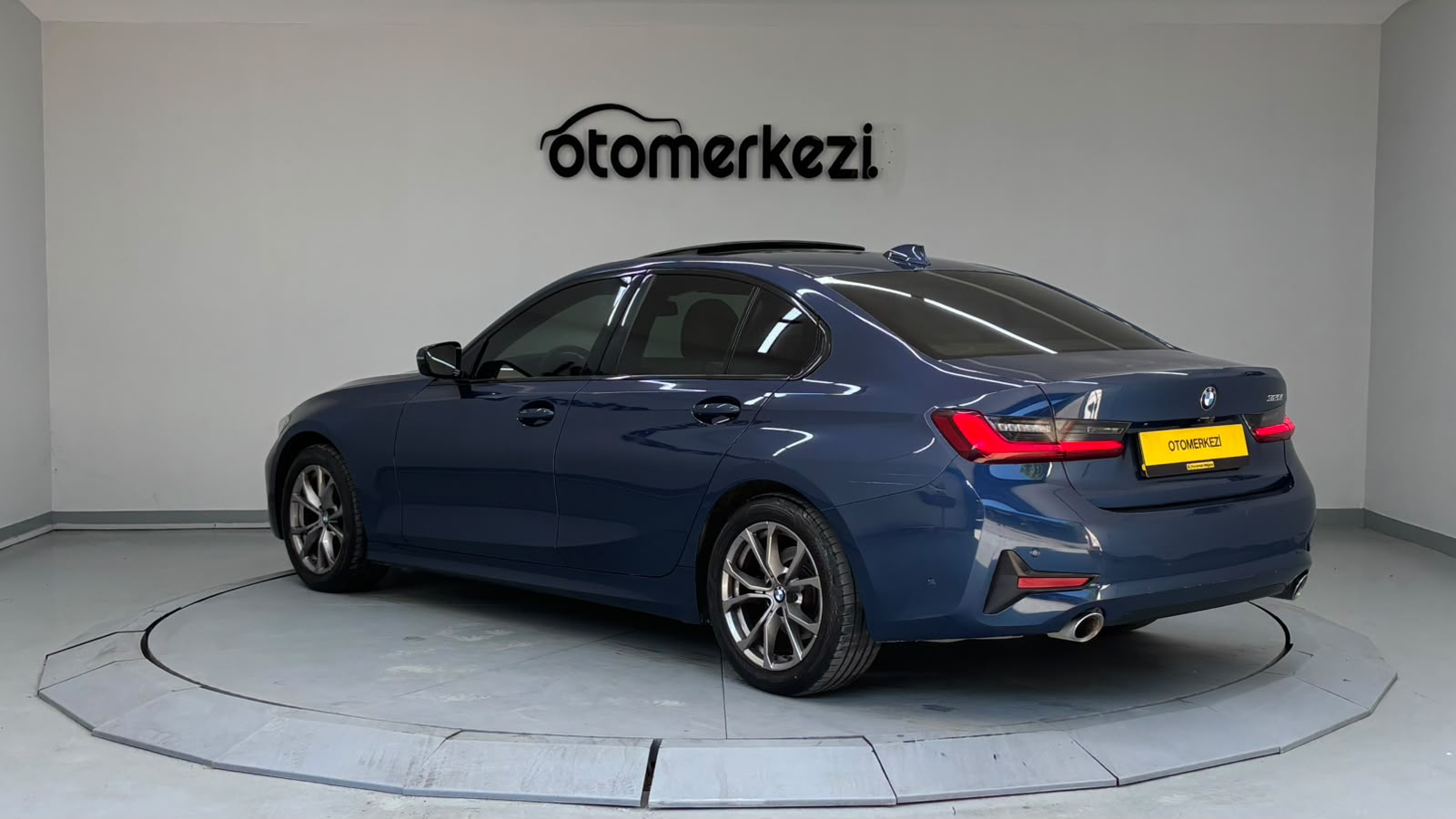 BMW 320i 4